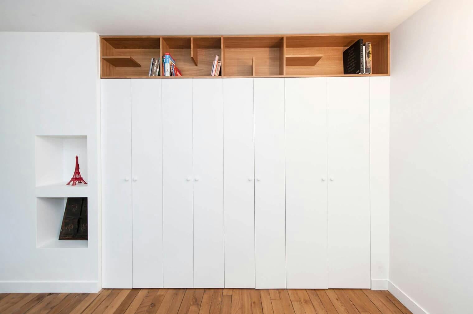Création de placards sur-mesure dans salon