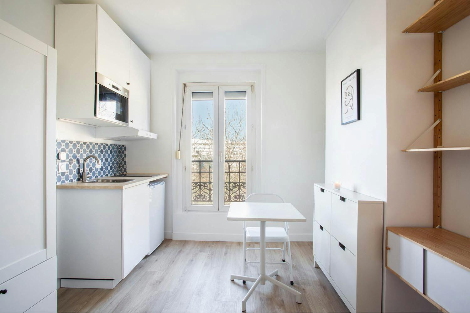 Rénovation studio Paris 15 - Cuisine et fenêtre