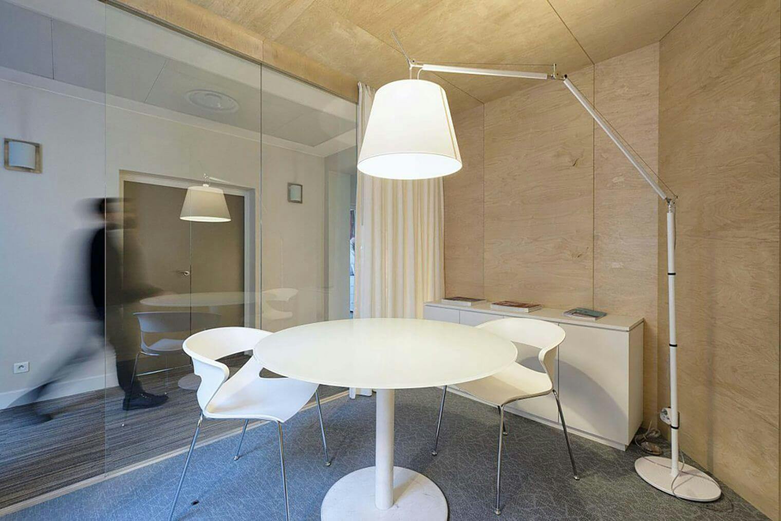 Ambiance salle de réunion rénovée