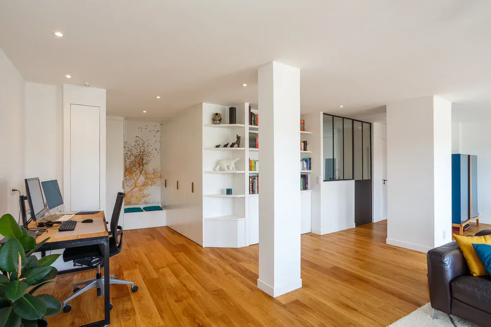 Vue grand angle de l'appartement de 129 m²