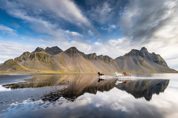 https://images.prismic.io/travel-trade/793adc7f-2b6c-4a0c-a9c7-3396d21ca2a3_xhq9imiba1-1600x1067.jpg?auto=compress%2Cformat&rect=0%2C0%2C1399%2C934&w=749&h=500