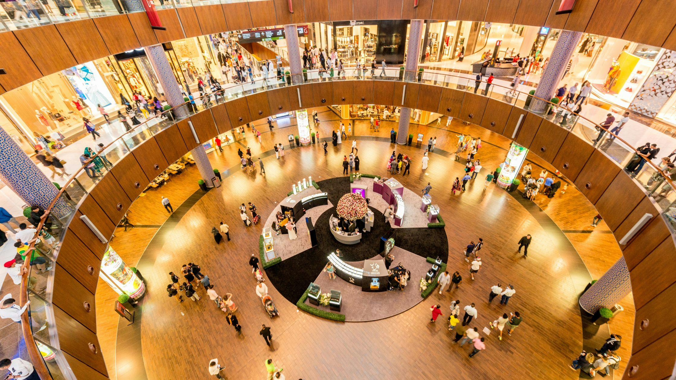 Dubai Mall & Dubai Aquarium – Shop & Explore Underwater Wonders
