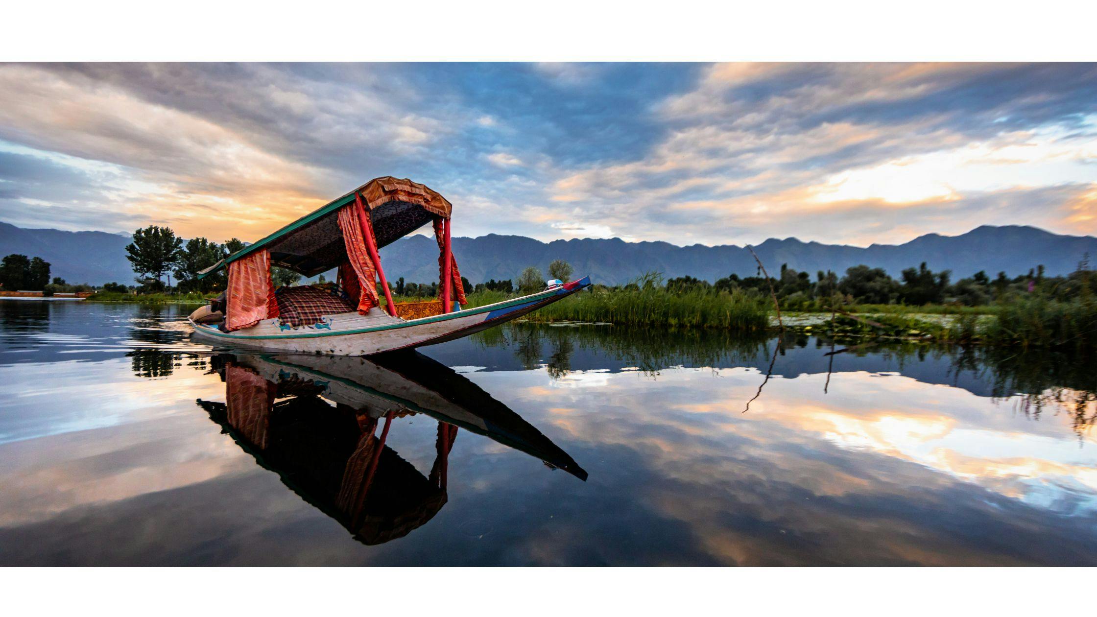 Ride a Shikara on Dal Lake