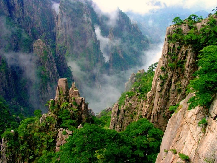Trek Zhangjiajie National Forest Park