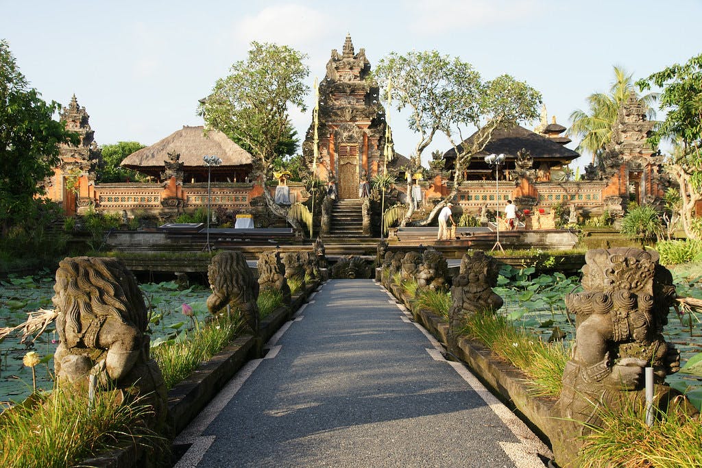 Taman Saraswati Temple