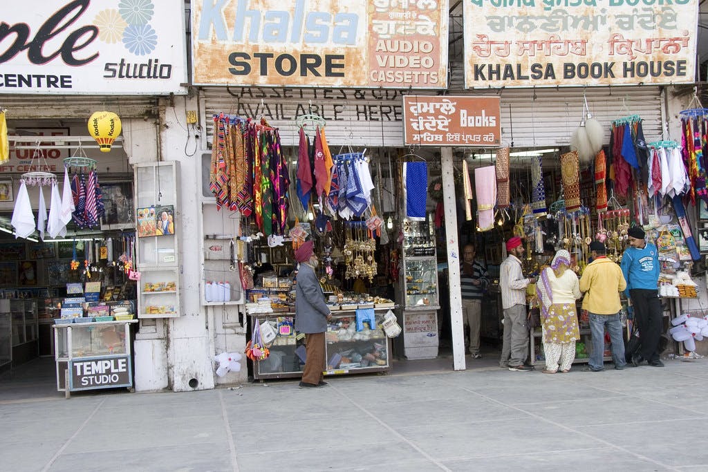 Bharawan Da Dhaba Market / Rani Ka Bazaar