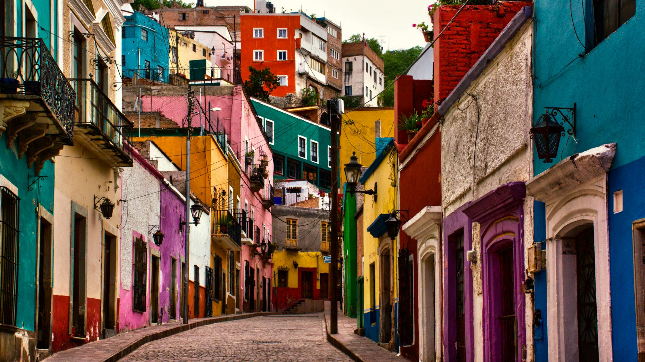 Discover the Colorful Streets of Guanajuato