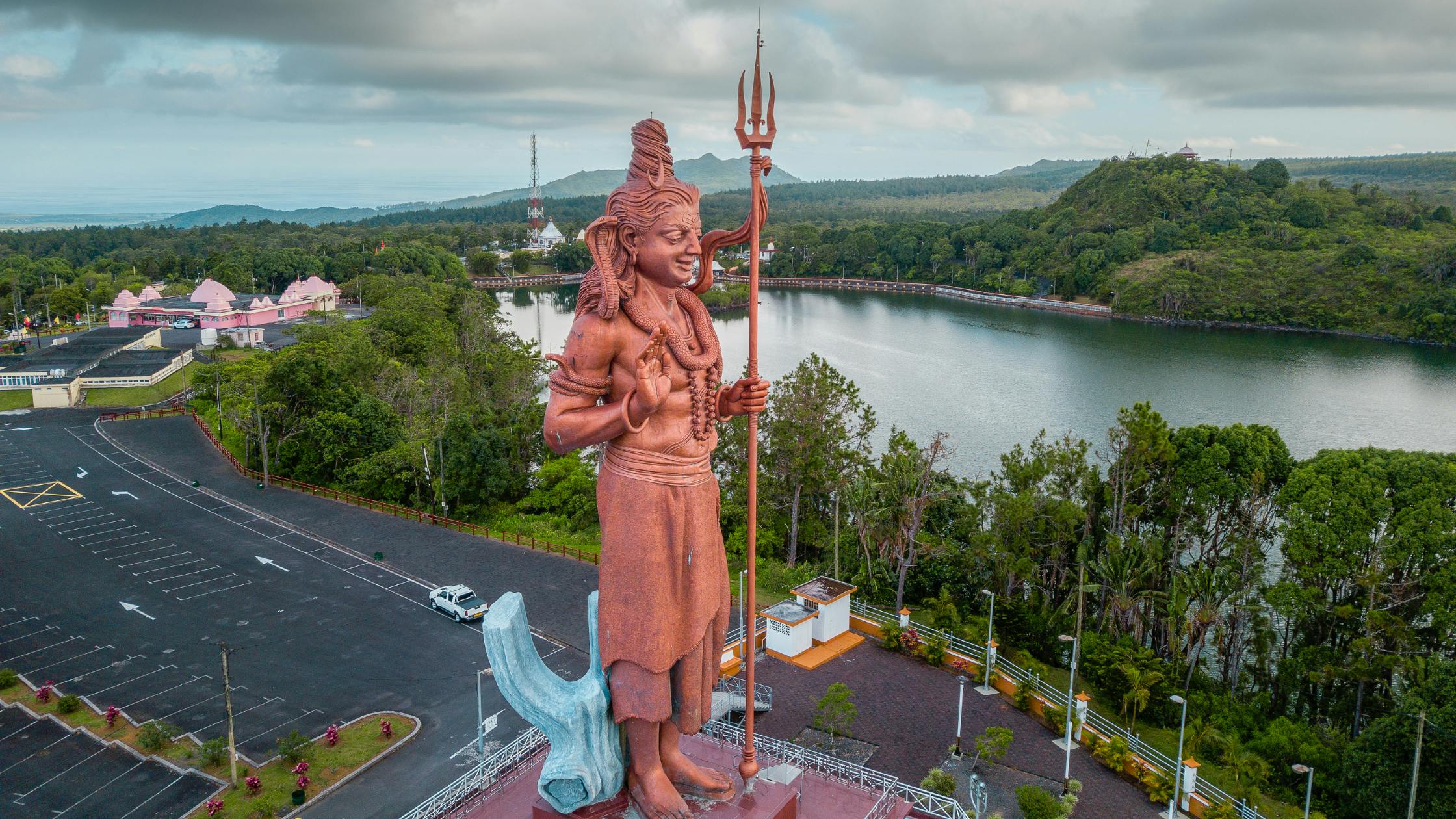 Visit the Ganga Talao (Grand Bassin) Temple
