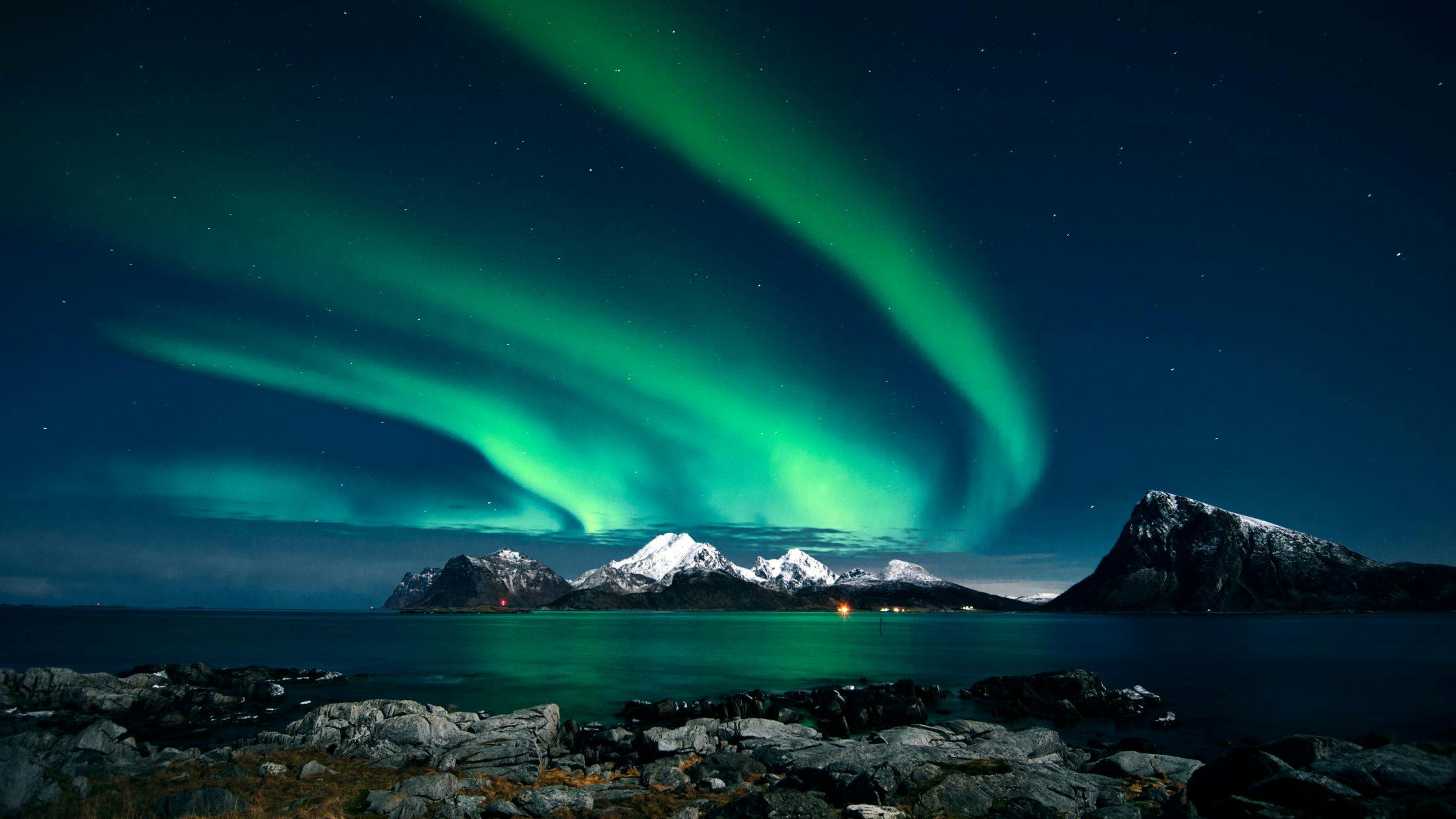 Experience the Northern Lights in Yukon & Northwest Territories