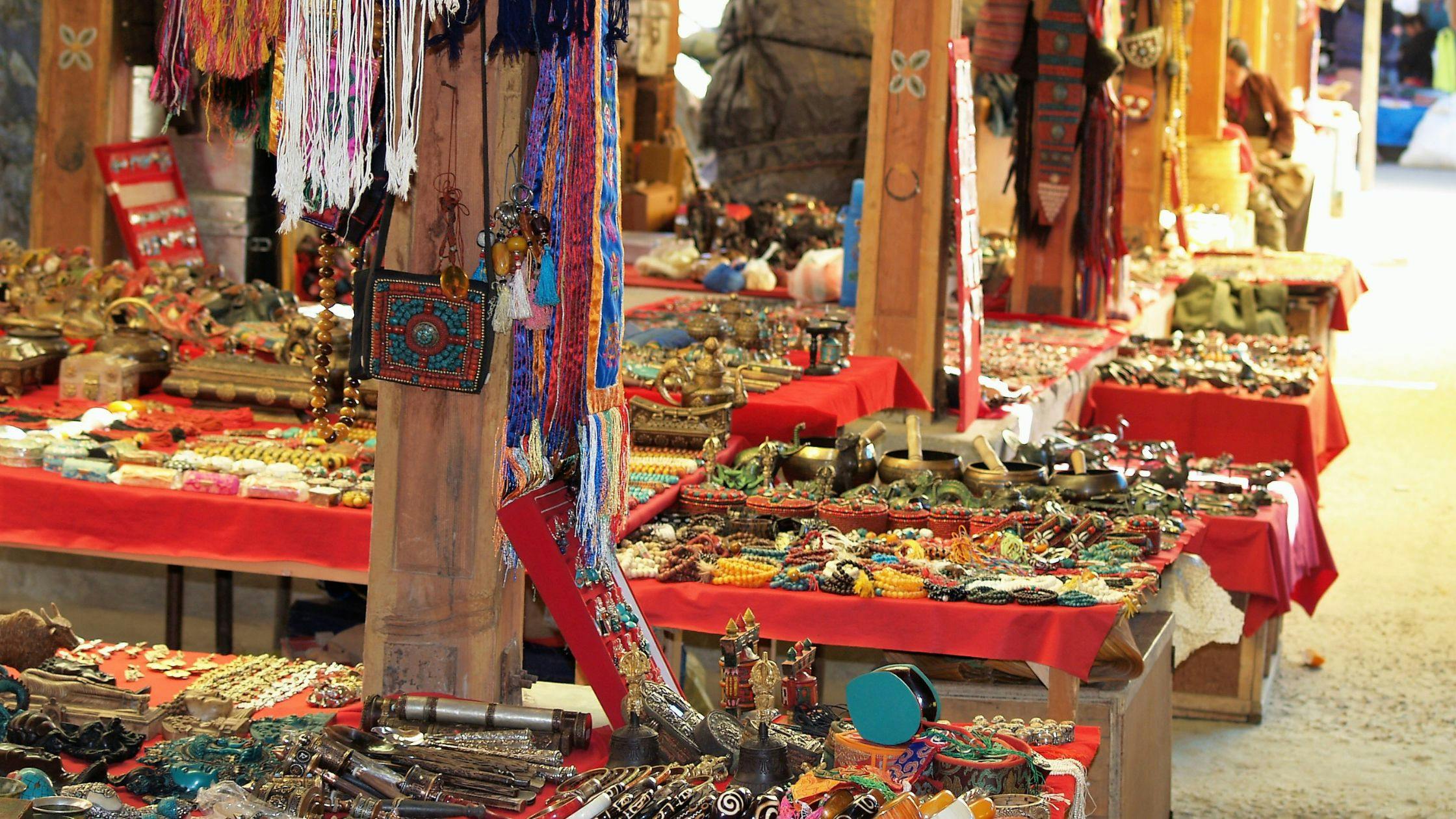 Traditional Handicraft Workshops – Art & Culture
