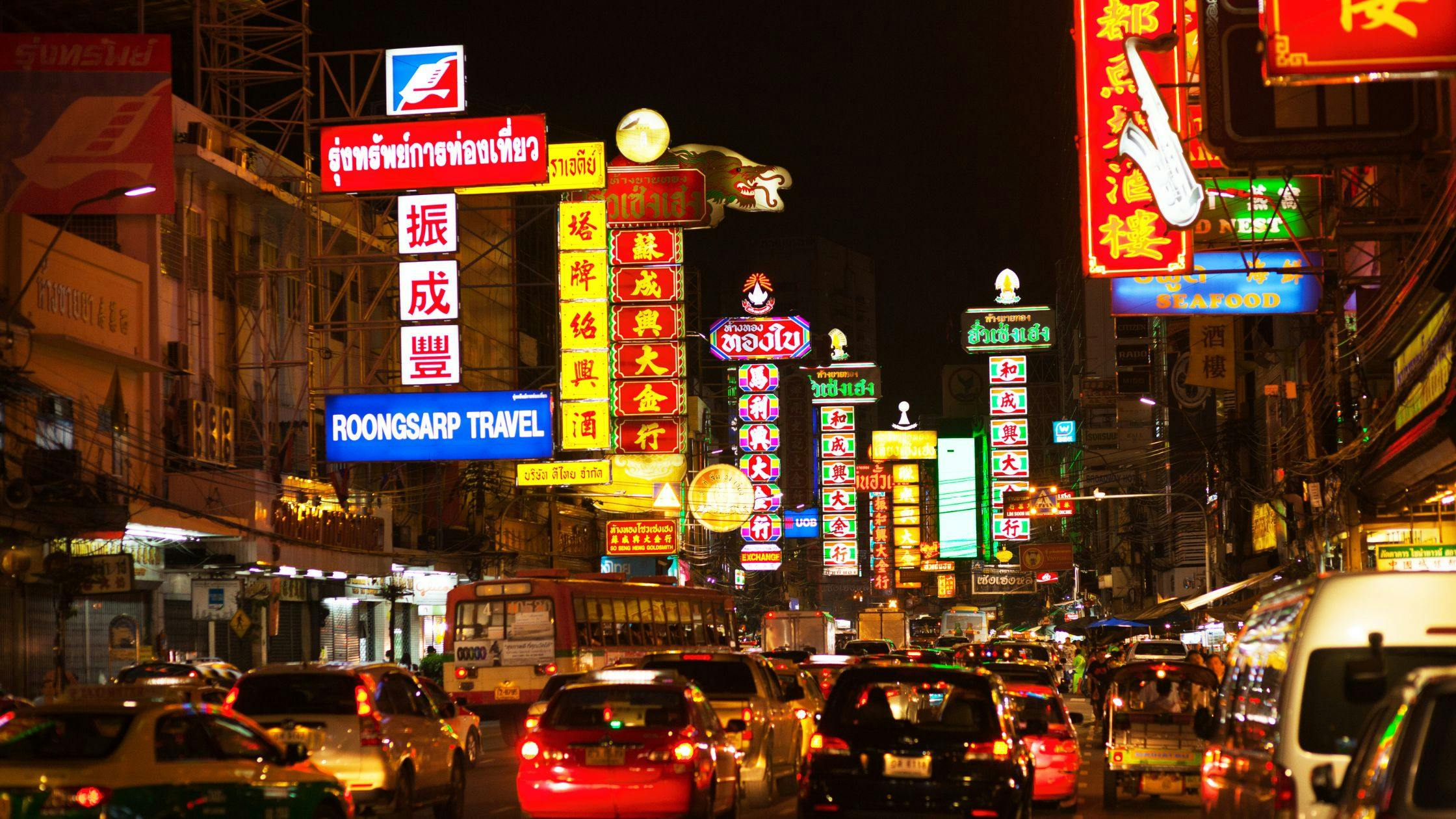 Discover Street Food at Yaowarat (Chinatown)