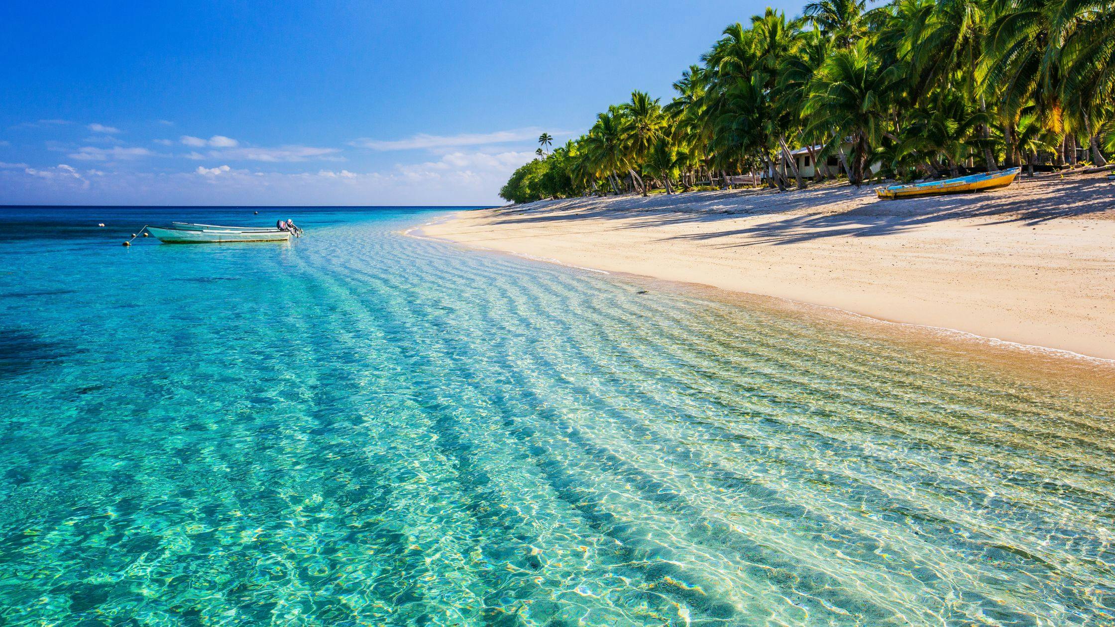 Vaadhoo Island – Glowing Shores