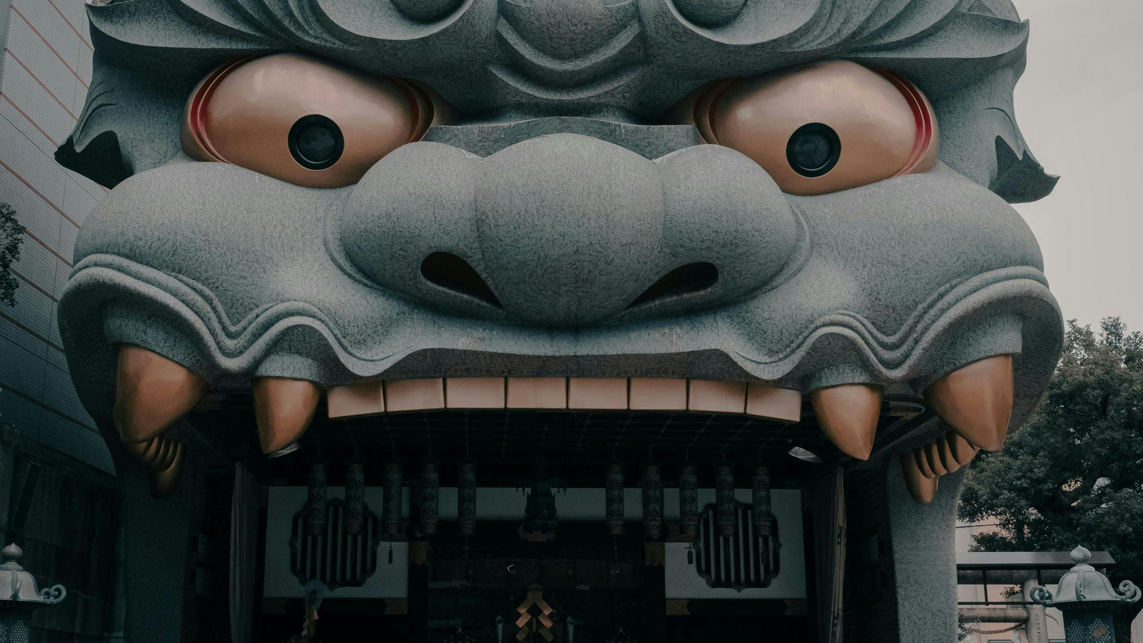 Namba Yasaka Shrine – The Iconic Lion-Head Shrine