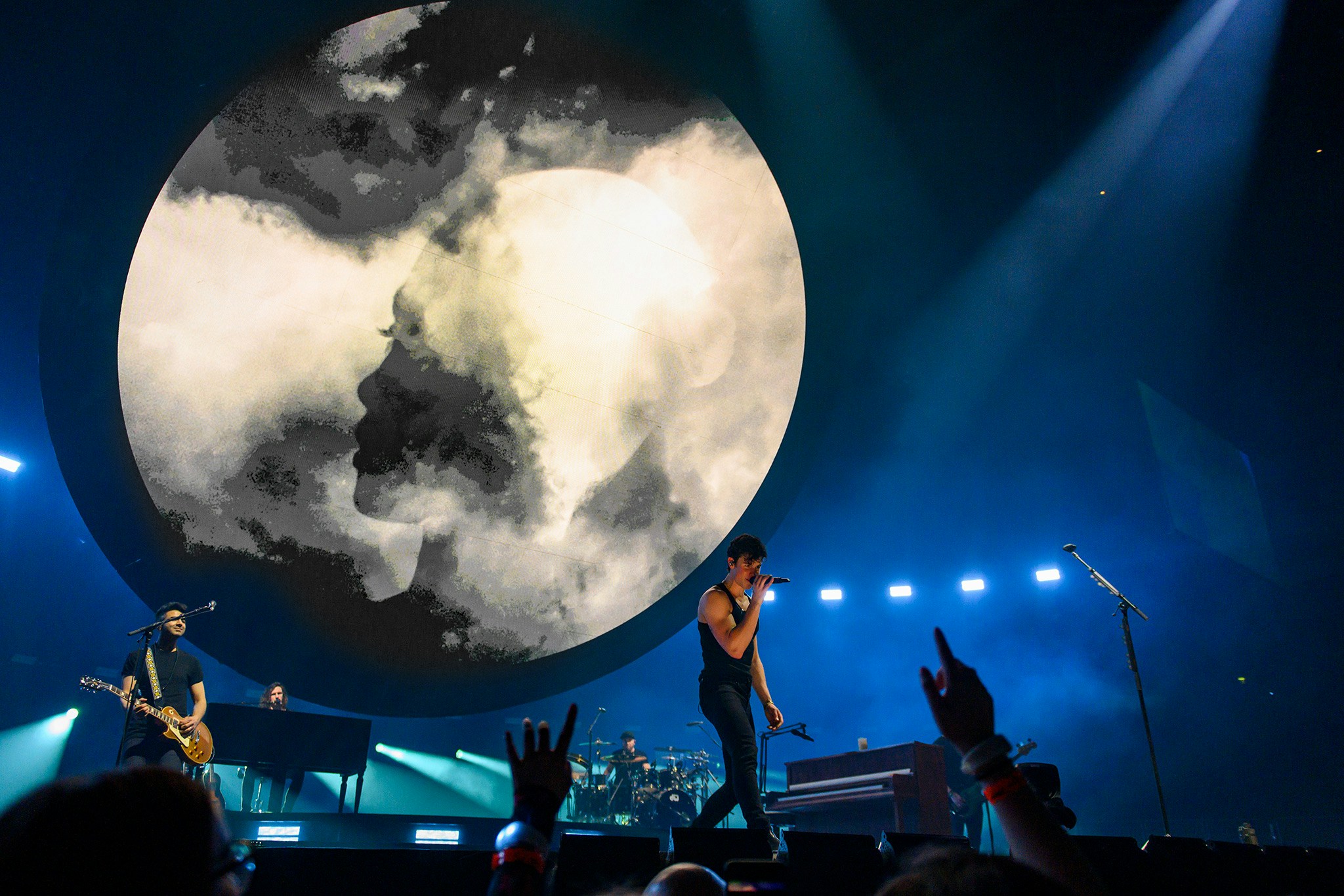 Shawn Mendes 2019 Tour stage smokey silhouette