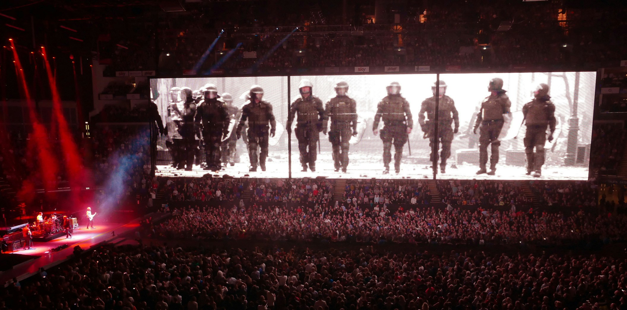 U2 IE police