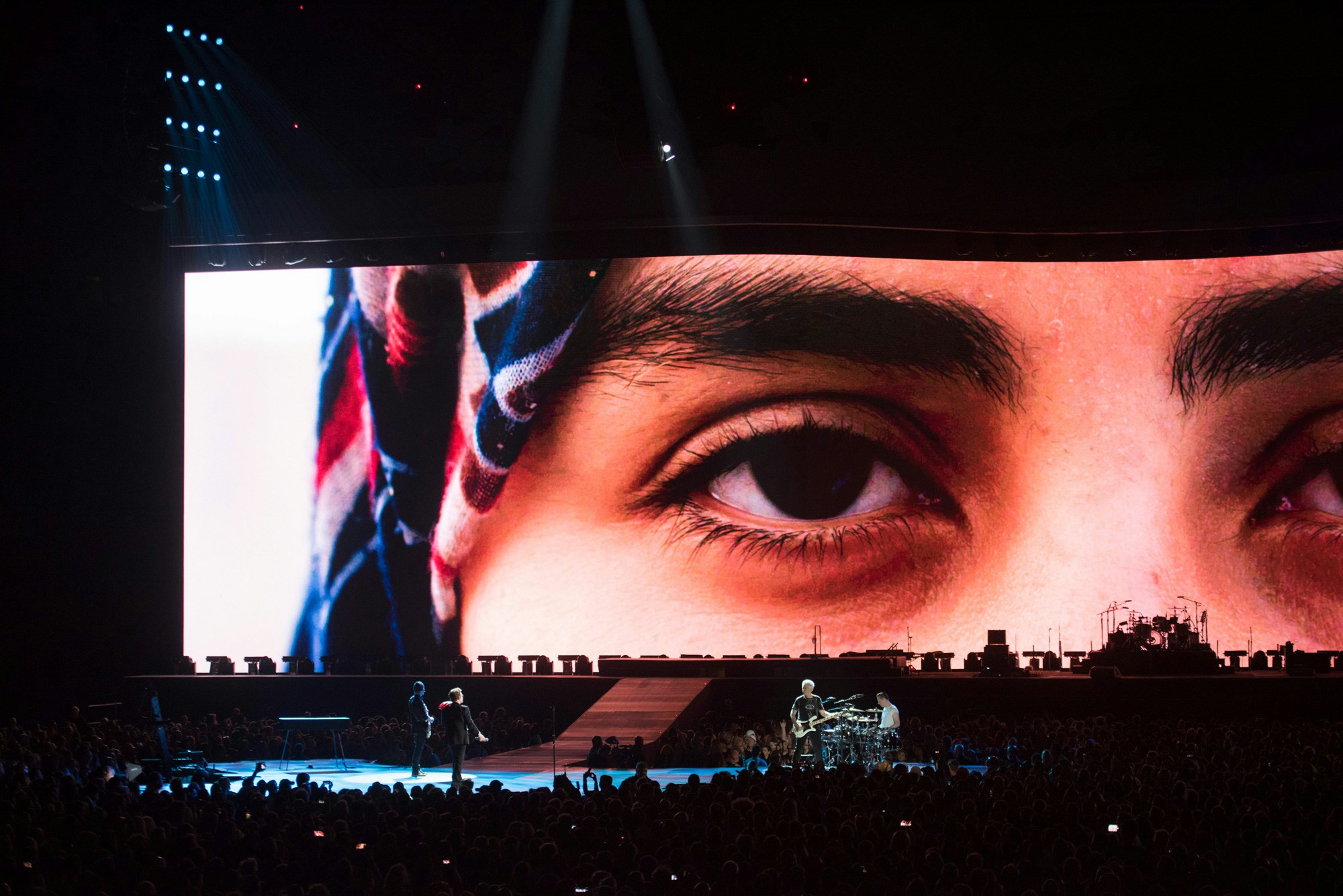 U2 Joshua Tree face close up