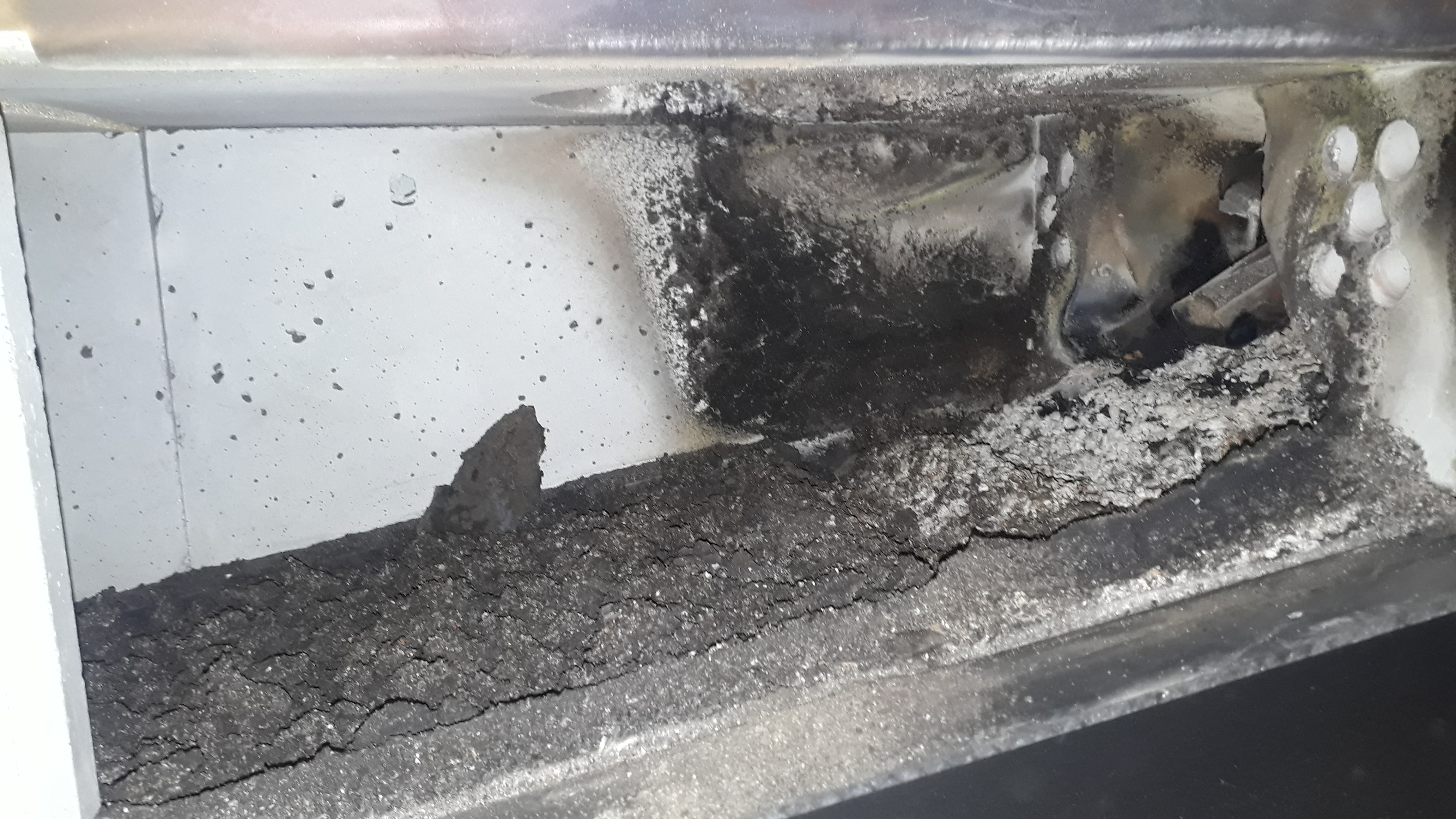 Step grate before service