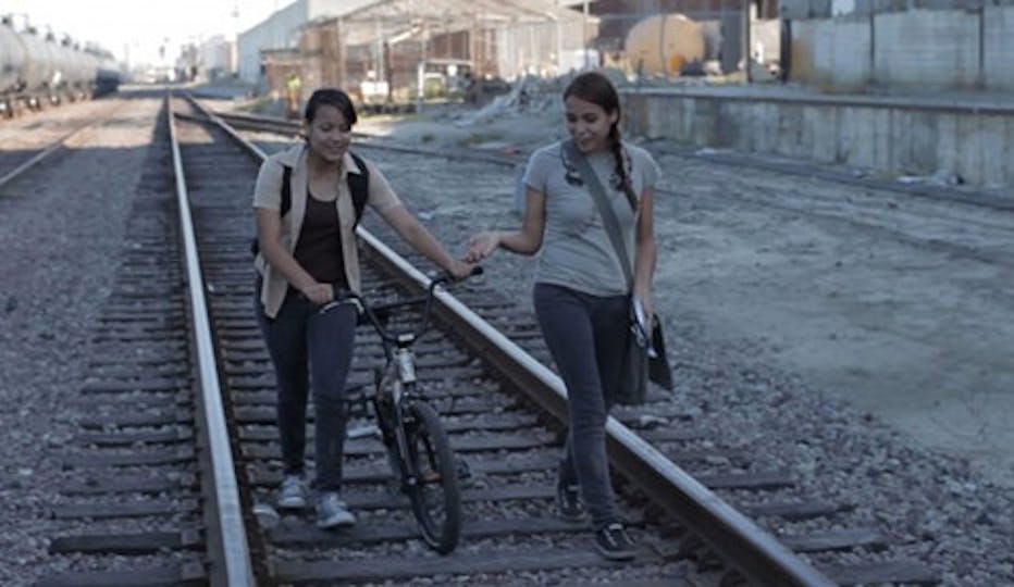 'Mosquita Y Mari' Wins at Outfest