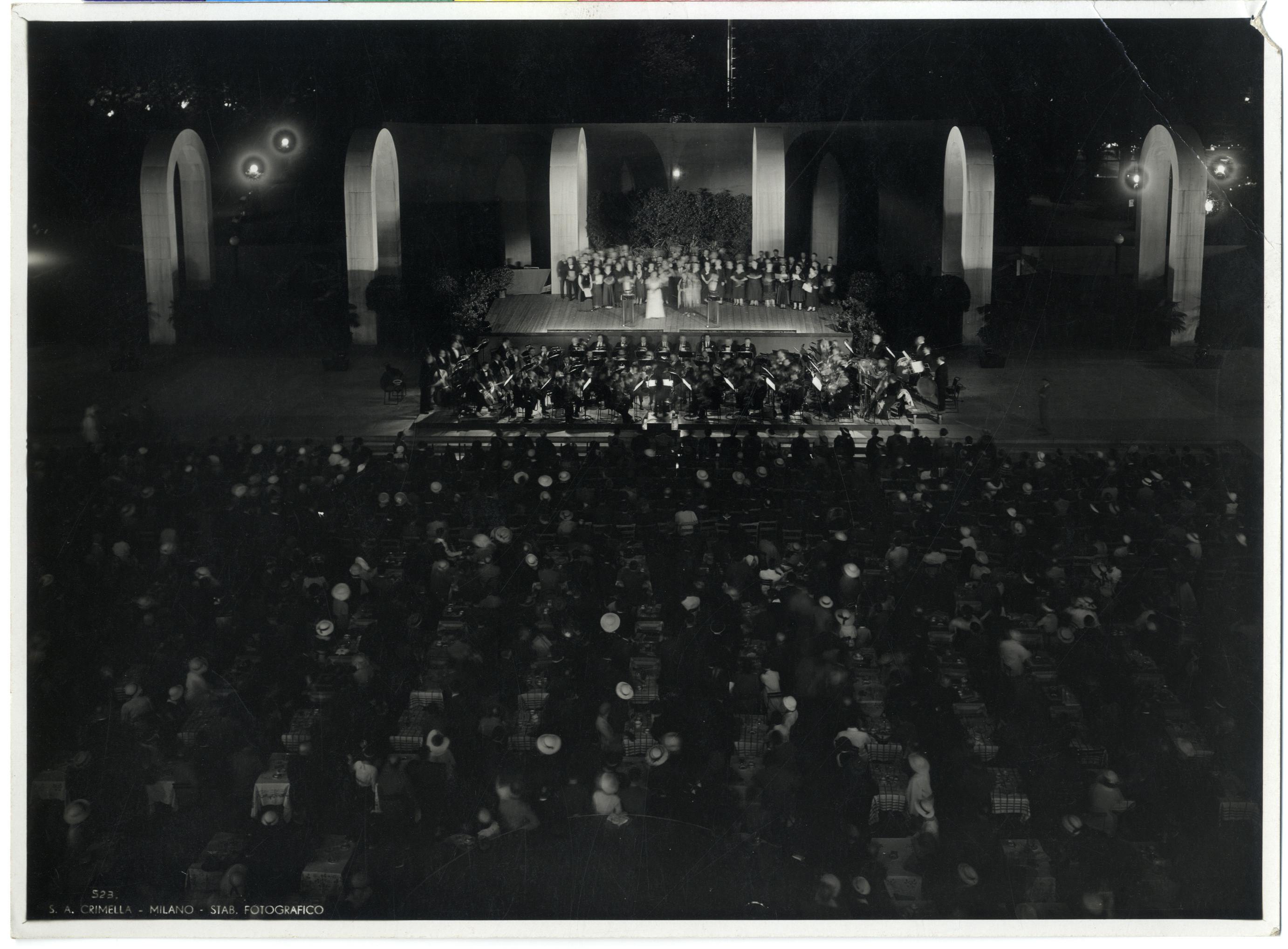 1933, V Triennale, Evening concert in the Piazzale d'Onore, Photo Crimella