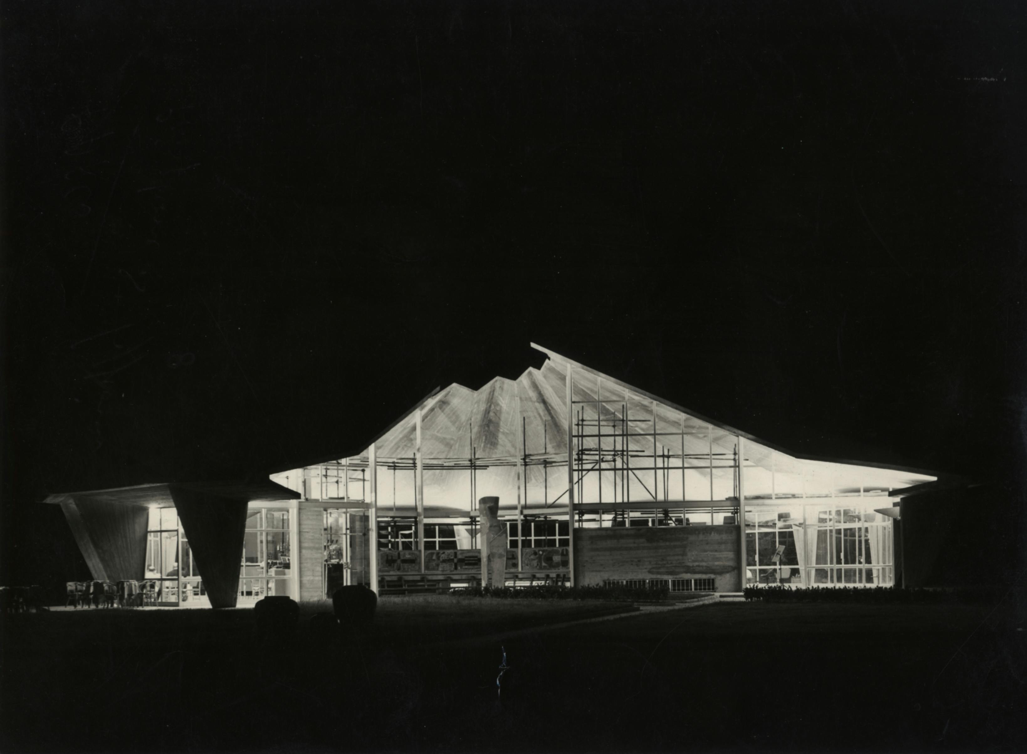 1954, Parco Sempione - Construction work on the living room pavilion of the X Triennale, now the park's library