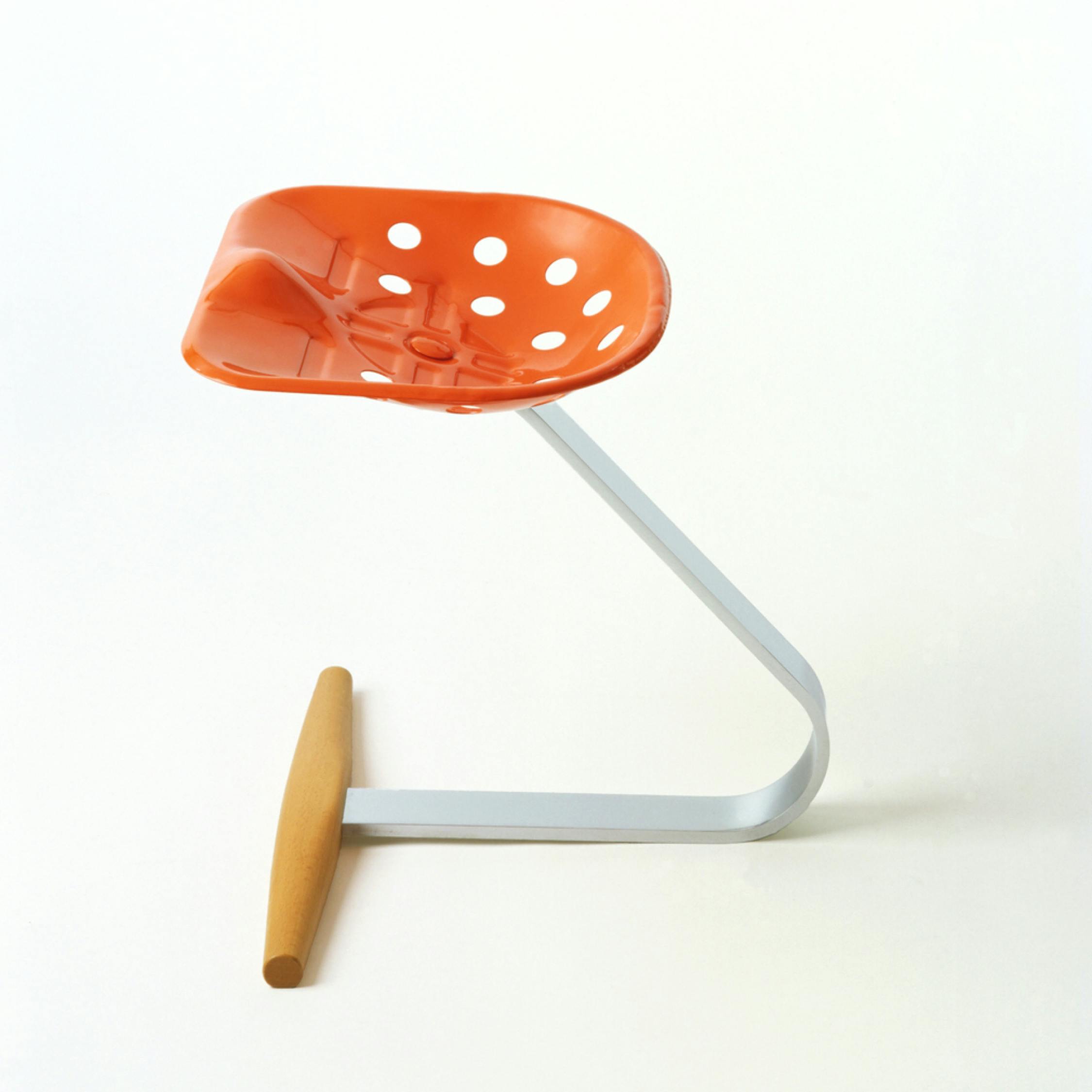 Mezzadro, Achille Castiglioni e Pier Giacomo Castiglioni, Zanotta, 1957, © Triennale Milano