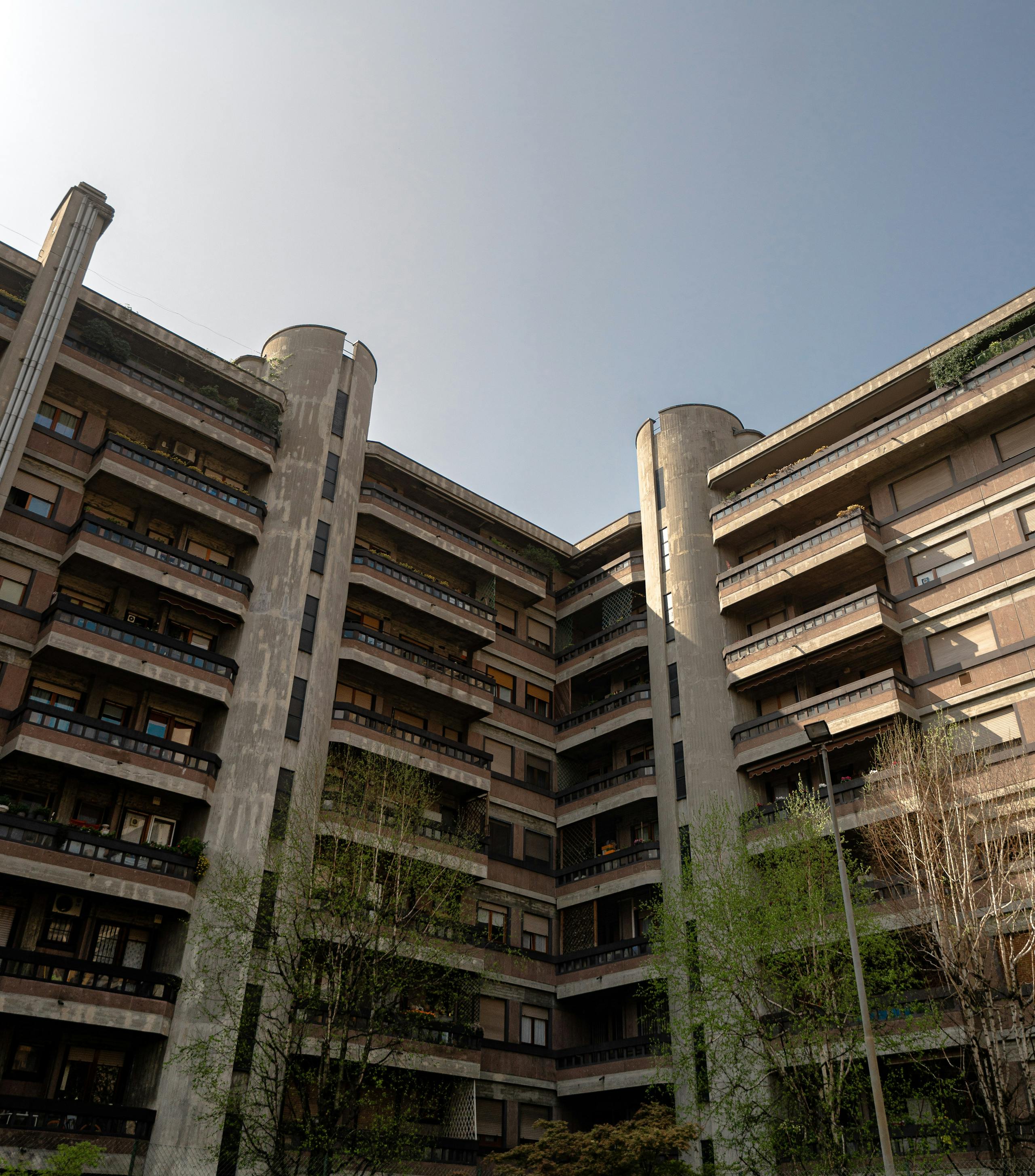 Giovanni Mistretta, Edificio per abitazioni in Piazza Leonardo Da Vinci 3, Milano, 1969, © Silvio Tovaglia