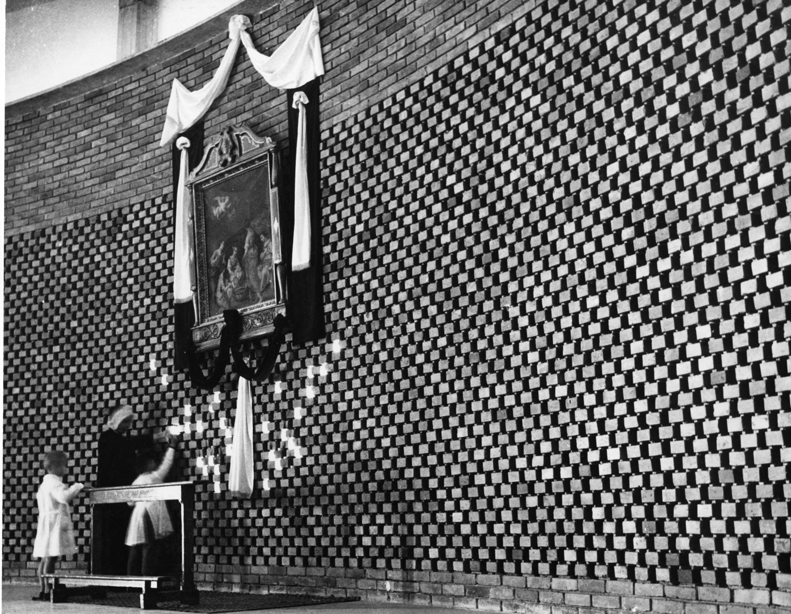 Chiesa di Santa Maria Nascente al QT8, Milano, 1947-1955 (con M. Tedeschi) © Giornalfoto Milano