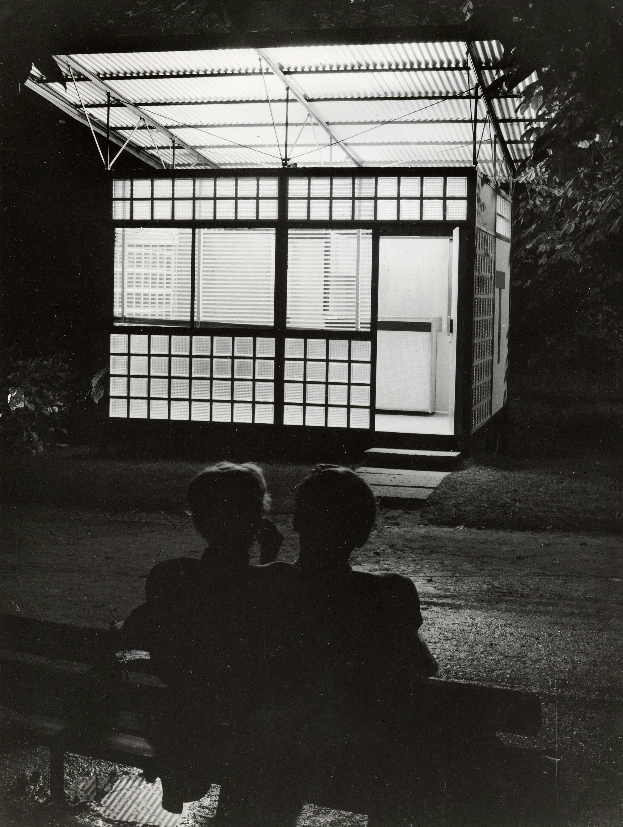 1954, X Triennale, Architecture in movement exhibition - Telephone booth for the motorway, Photo Photogram