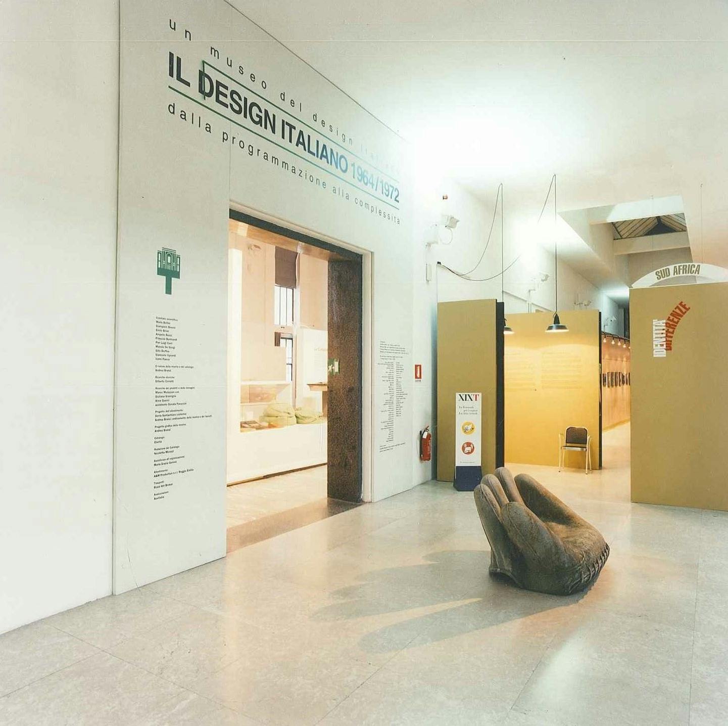Il design italiano 1964 1972. Dalla programmazione alla complessità. Triennale Milano, 1996. Foto Giovanni Chiaramonte © Triennale Milano