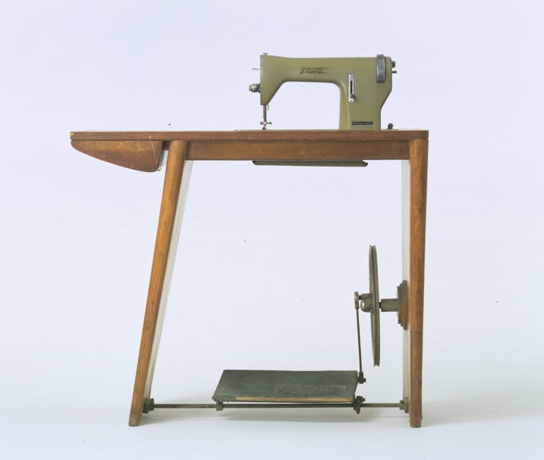 Macchina per cucire Visetta, 1948 (pro. Visa, 1949), design Gio Ponti