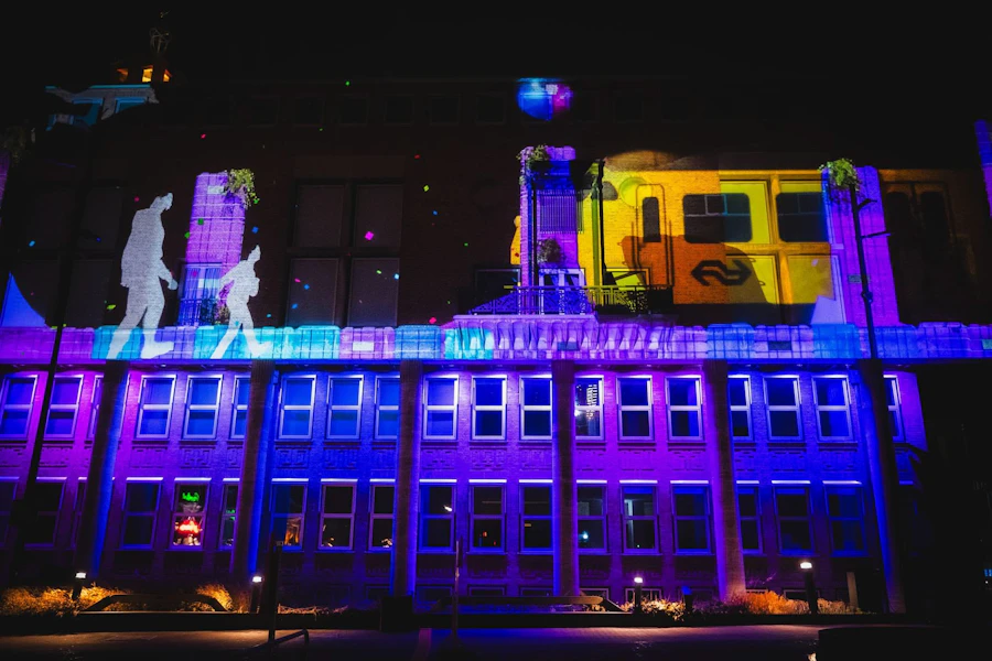 Oogst geprojecteerd op het stadhuis van Hengelo
