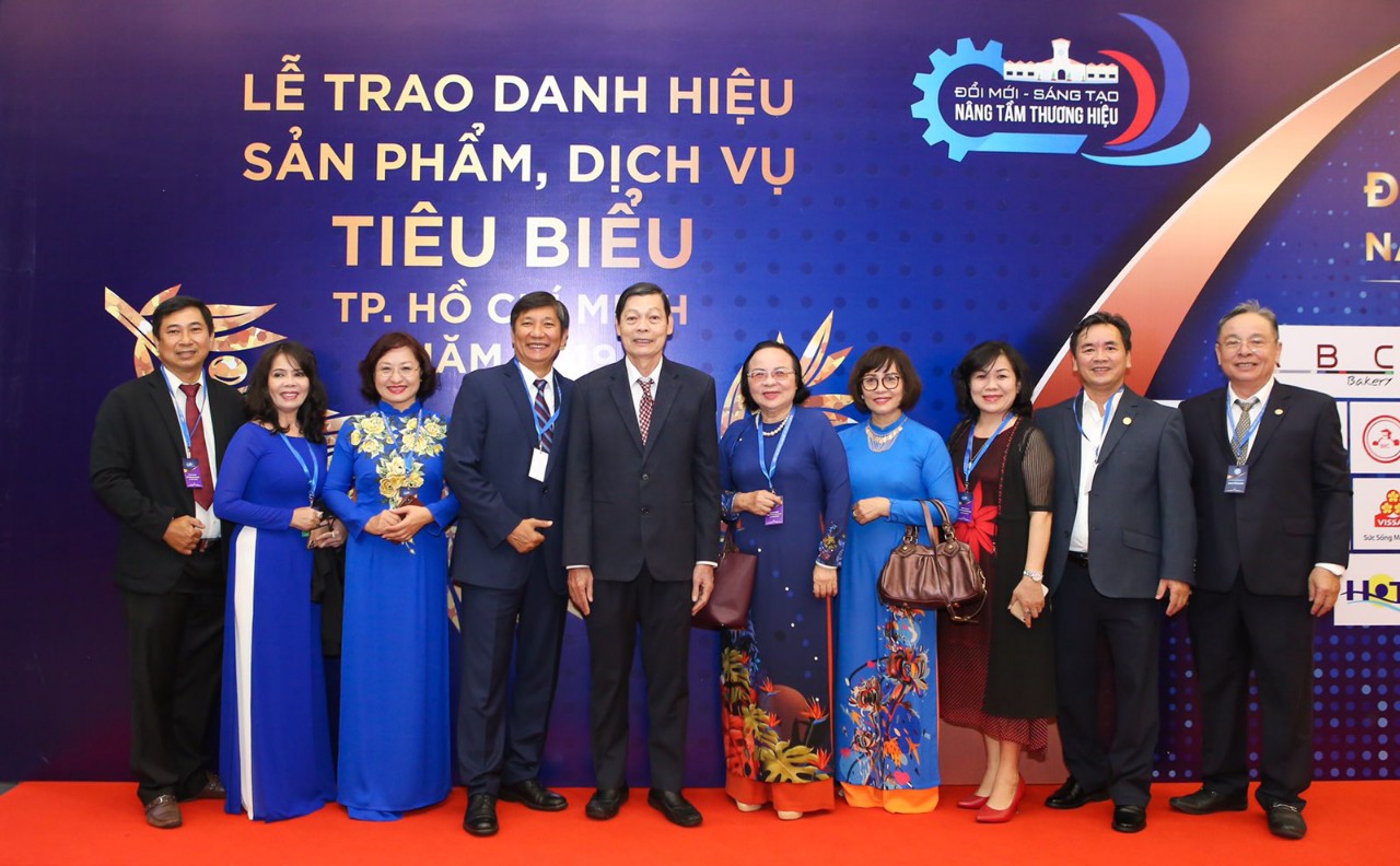 Trí Nguyễn Banner