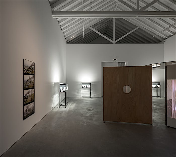 Exhibition view of installation Smoke & Mirrors, 2018. Solo exhibition Material Longevities at Galeria Francisco Fino, Lisbon. May 2018 until July 2018