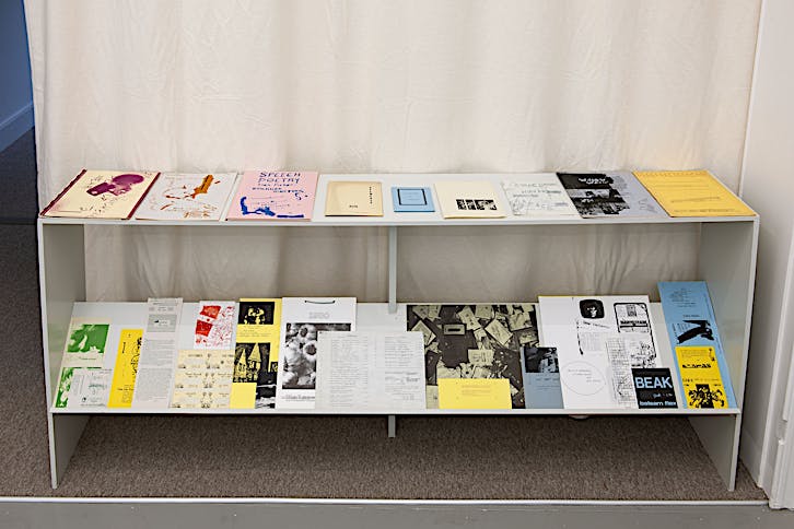 Vonna-Michell, a selection of publications by E.E. Vonna-Michell and Balsam Flex from the mid 1970s until mid 1980s. Installation view of Vonna-Michell: back segments at Jan Mot, Brussels, 2022