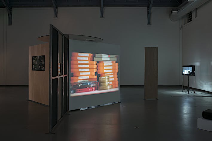 Exhibition view of Smoke & Mirrors, 2017, and Vessel: Yorktown Express, 2017. Solo exhibition Punctuations & Perforations at La Verrière, Brussels. April 2017 until May 2017