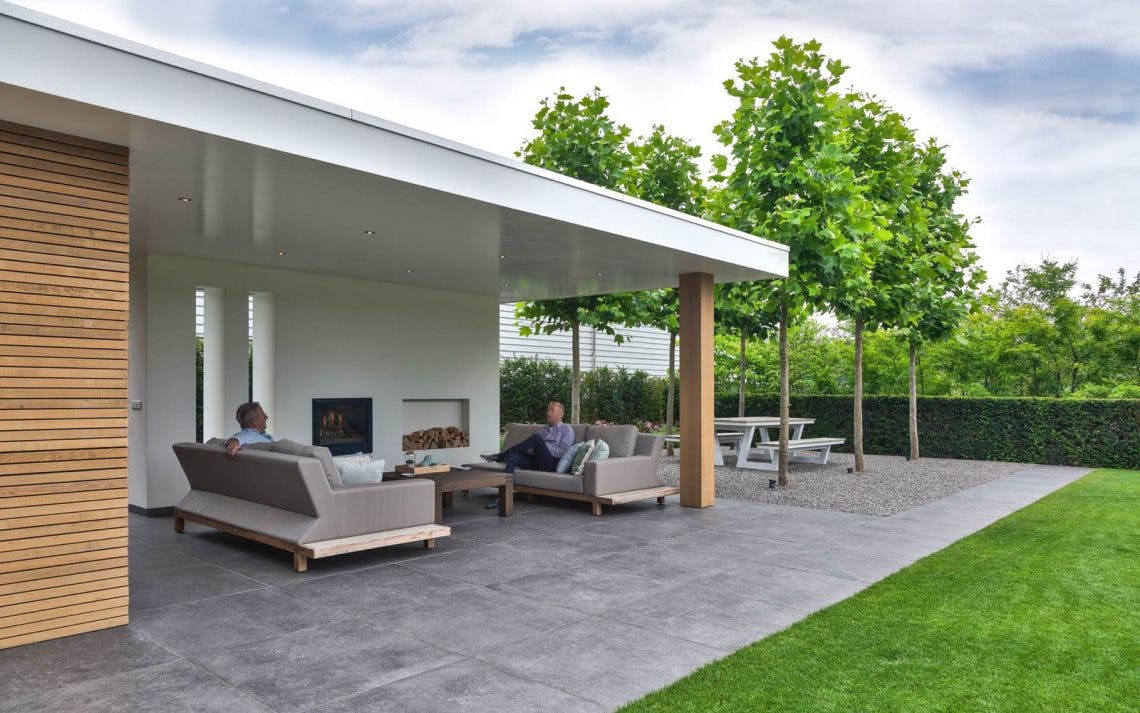 Megalopolis Mars Eigenlijk Moderne gezinstuin met veranda - Sparq tuinen - Trivium