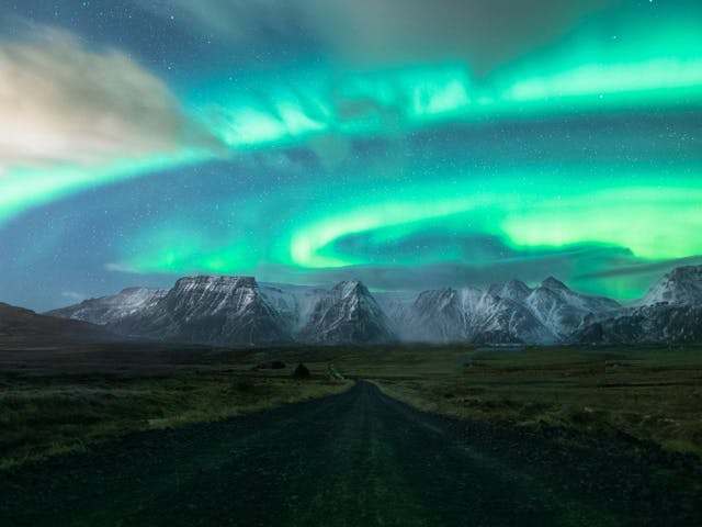 northern lights tour in iceland