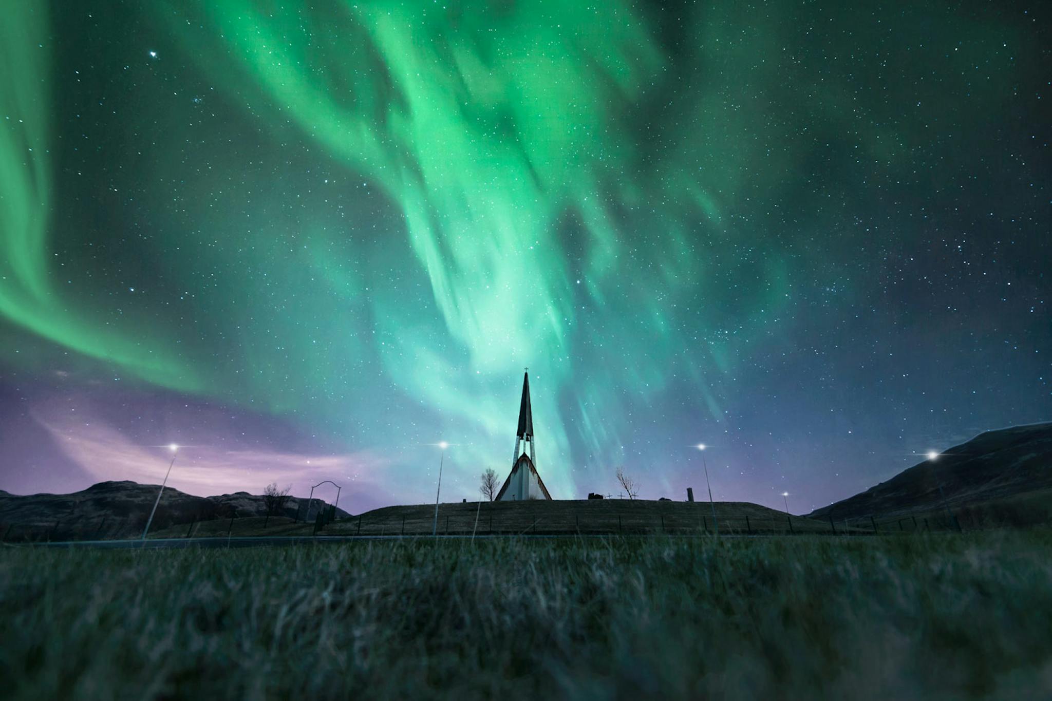 where-can-you-see-northern-lights-in-iceland-tr-ll-expeditions