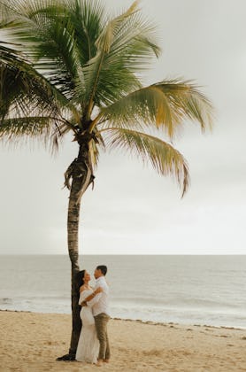 How to Achieve a Healthy Glow for Your Wedding Day | The Do’s and Don'ts of Bridal Tanning