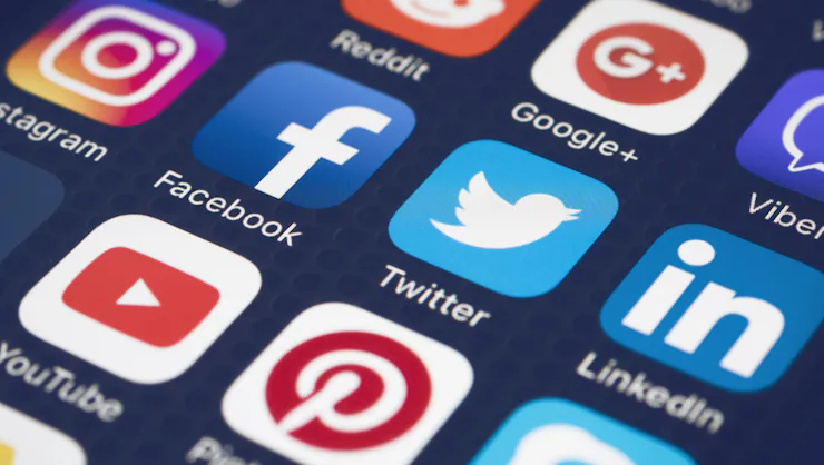 Gebruik social media groeit nog altijd, maar vertrouwen en waardering is laag.