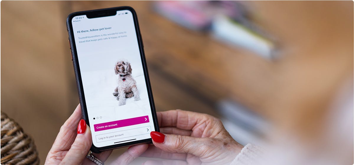 TrustedHousesitters app in use