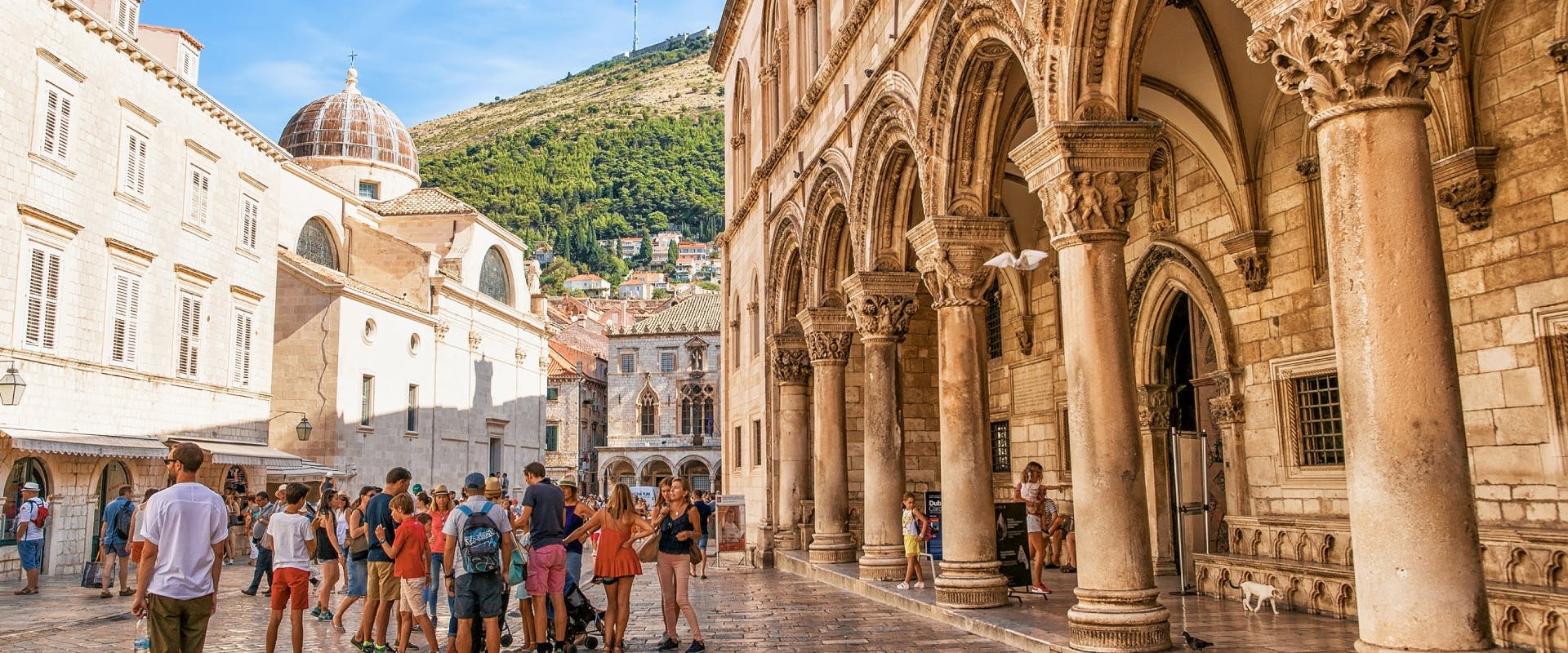 tourists in the centre of Dubrovnik