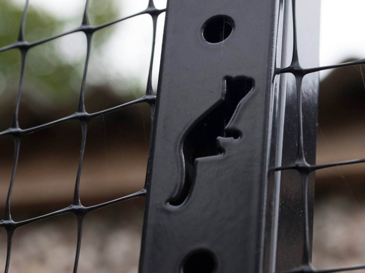 fence cat roller