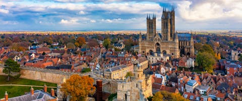 Lincoln, a dog-friendly destination.