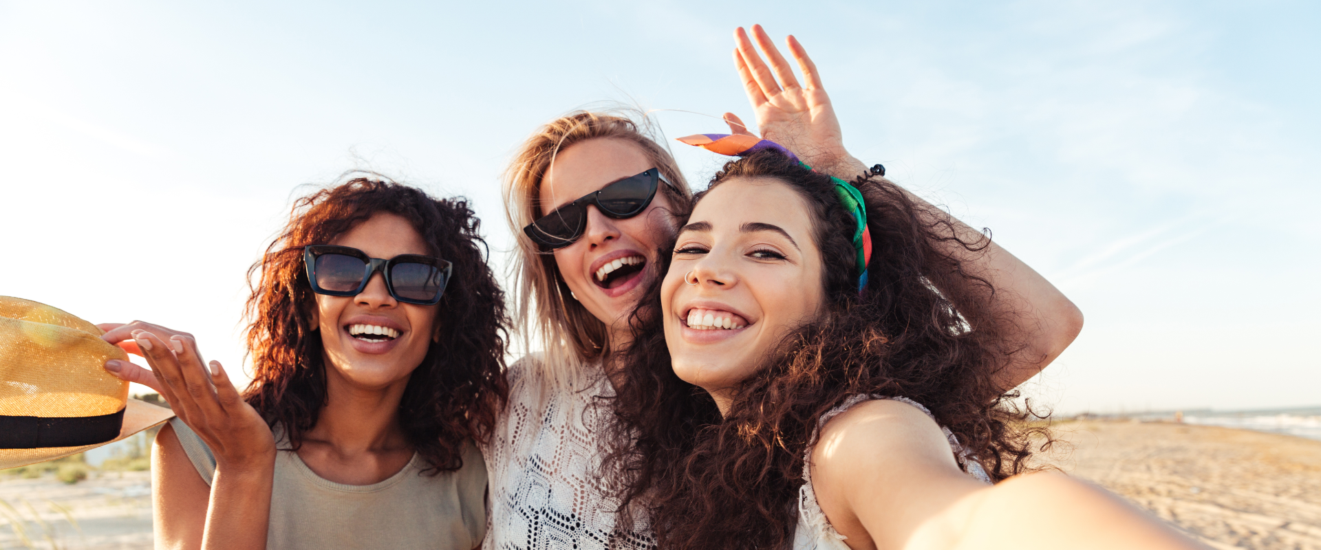 A group of solo female travelers.