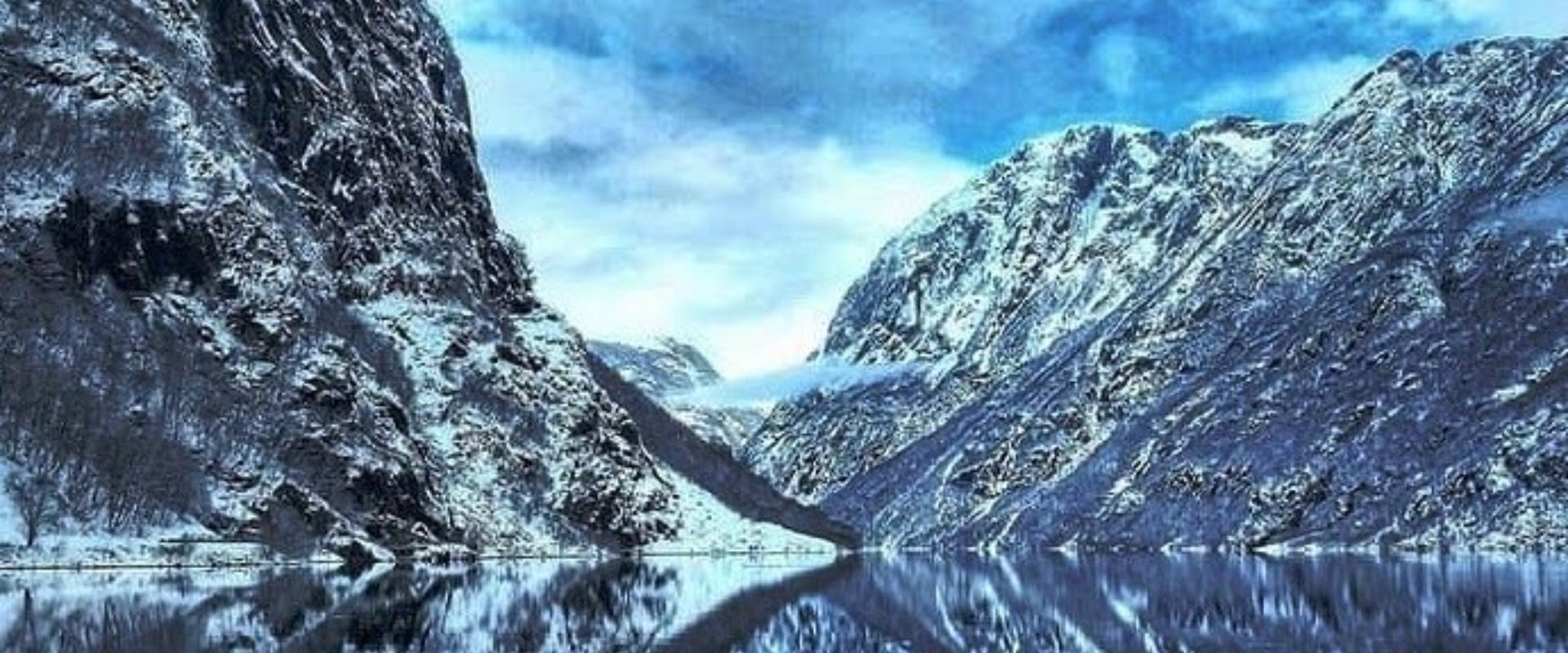 Gundvagen fjord in Norway - @Catgoddess_99