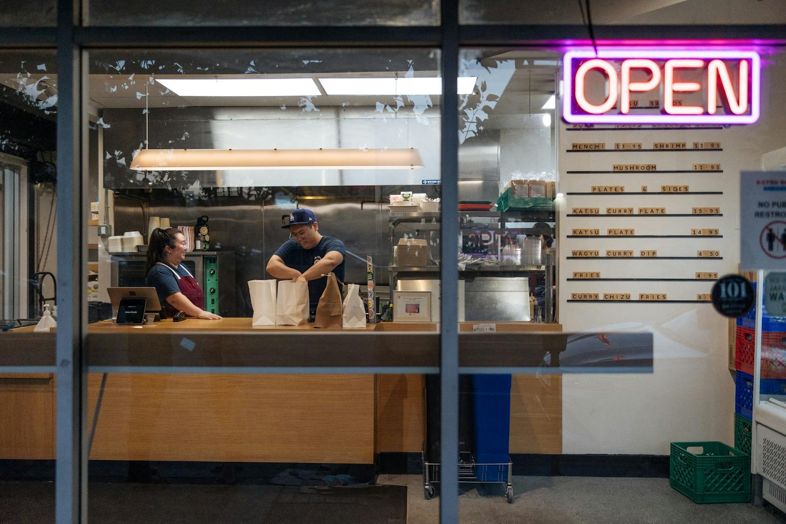 Image of a restaurant through its window 