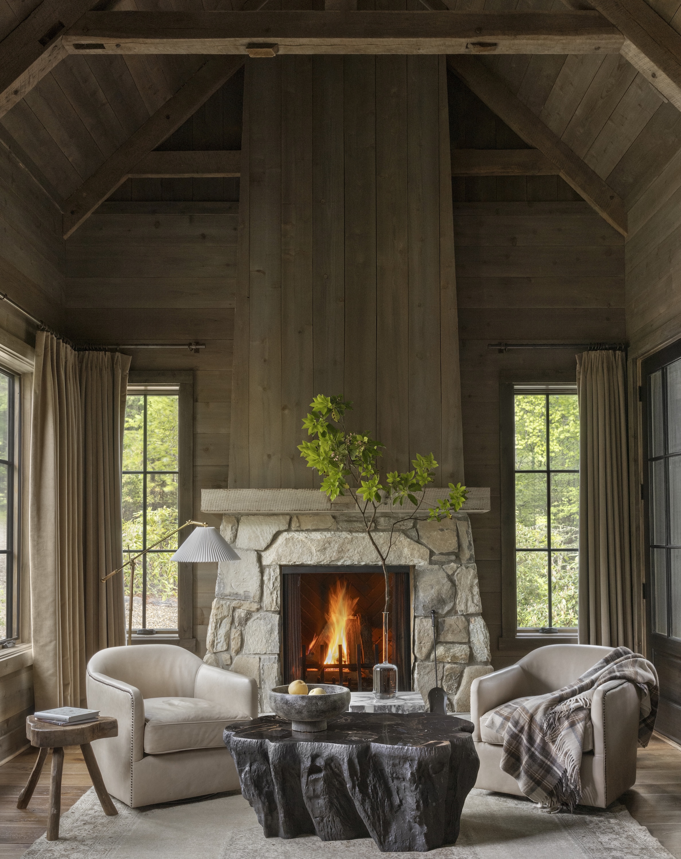 TS-Adams-Studio-Architects-Atlanta-Georgia-Meadow's-Edge-Interior-Living-Room-Fireplace-Wood-Burning