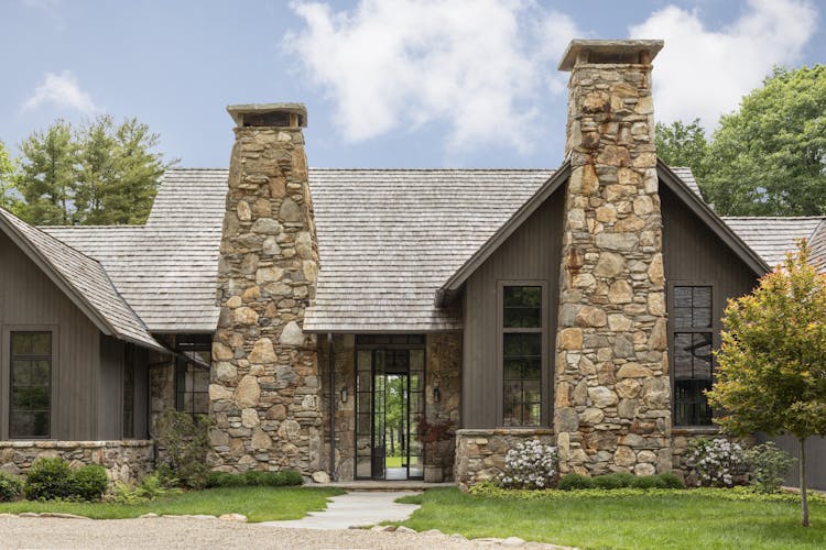 TS-Adams-Studio-Architects-Atlanta-Georgia-Meadow's-Edge-Exterior-Front-Chimneys