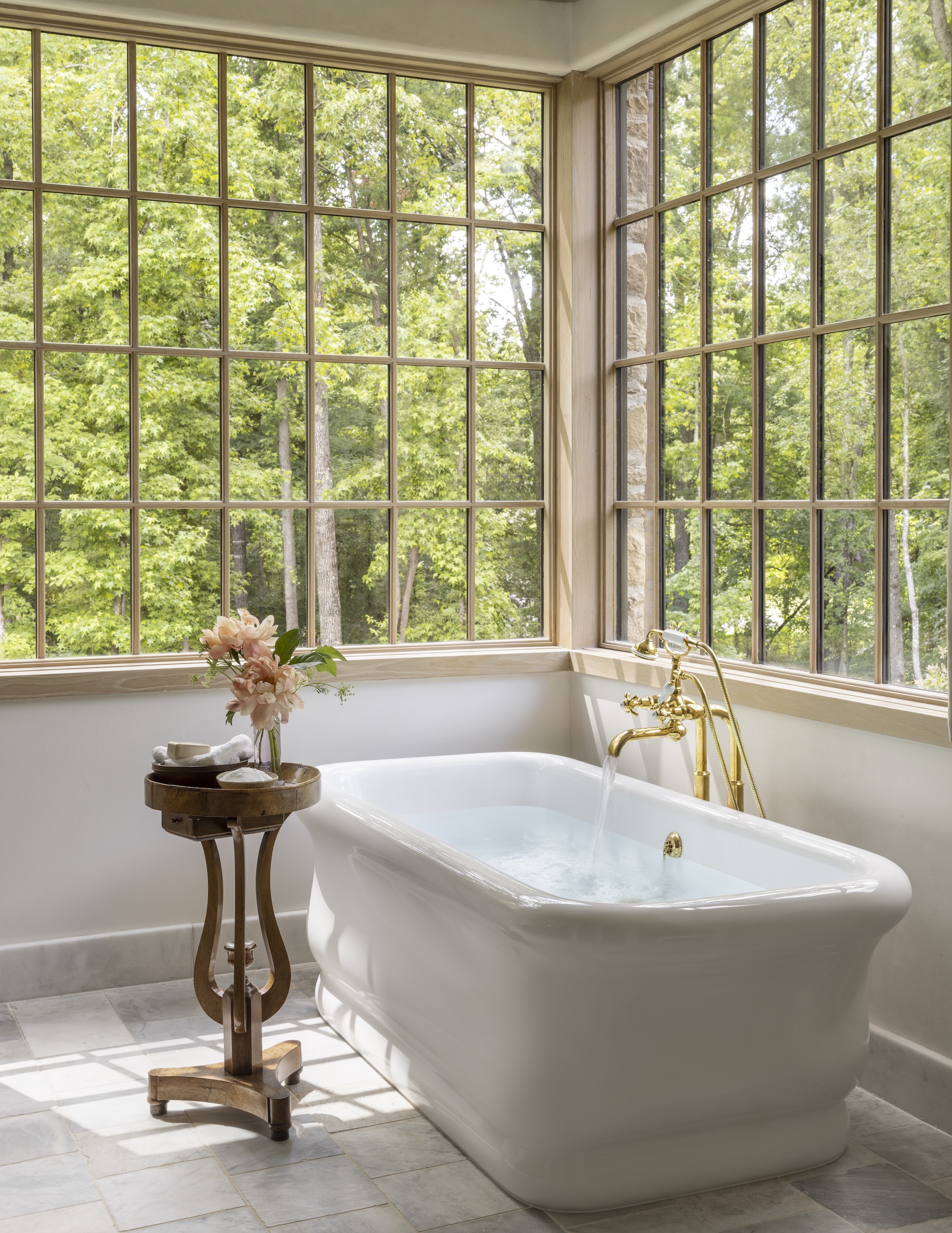 TS-Adams-Studio-Architects-Atlanta-Georgia-Hardwood-Ridge-Interior-Primary-Bathroom-Tub